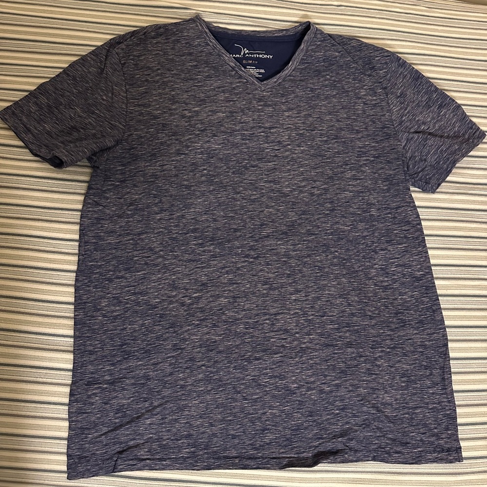 Marc Anthony v neck t-shirt Large